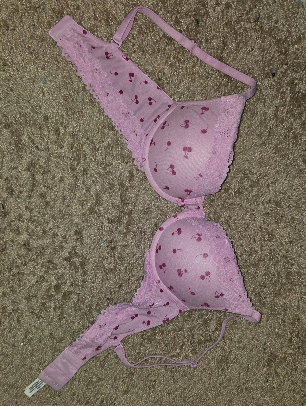Victoria's Secret Pink Cherry Lace Push-Up Bra